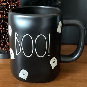Rae Dunn ~ BOO! Mug 👻